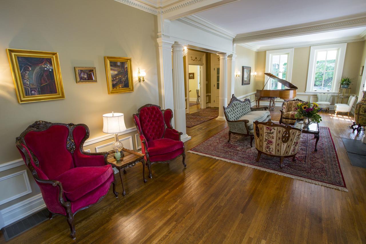 Hollinger House Bed & Breakfast Lancaster Exterior photo