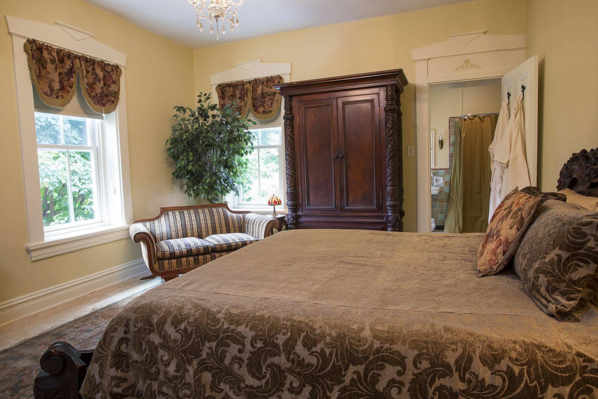 Hollinger House Bed & Breakfast Lancaster Exterior photo