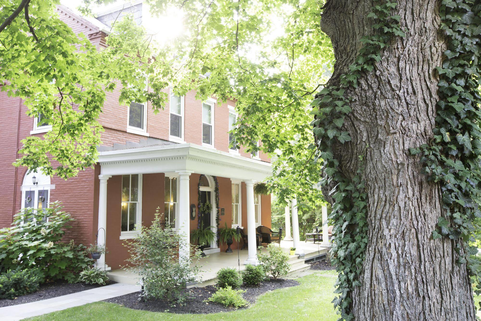 Hollinger House Bed & Breakfast Lancaster Exterior photo